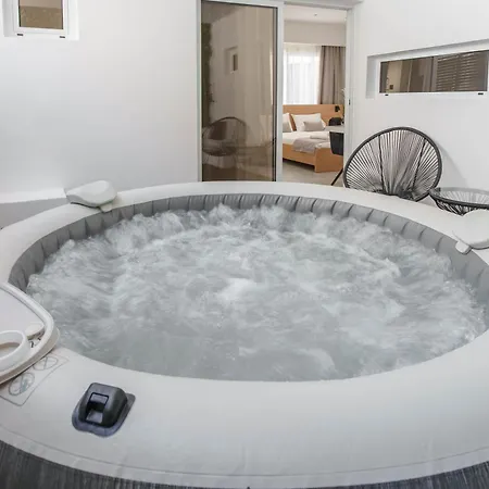 Apartmán Kition Jacuzzi In Finikoudes *